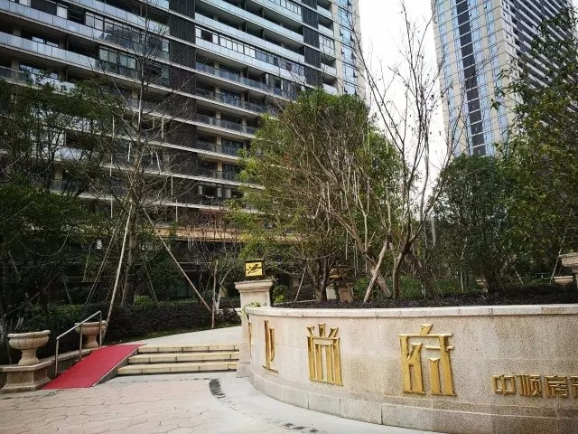 14878113941036422D75.jpg 640.webp (10).jpg