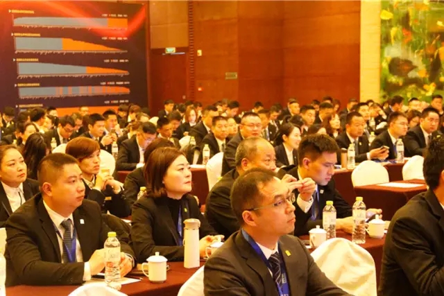 1488883159107015F92F.jpg 640.webp (16).jpg